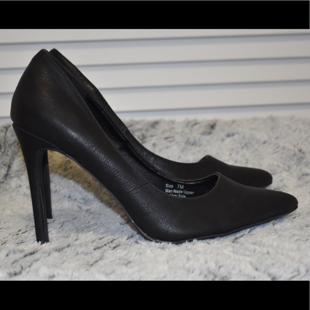 Black Leather Heels- Size 7